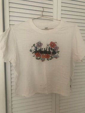 Levi's Cream Graphic Floral Logo Tee with Multicolor Flowers